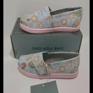 Tom's toddler 6 Baby Blue Glitter Christmas Sugar Cookies shoes New.